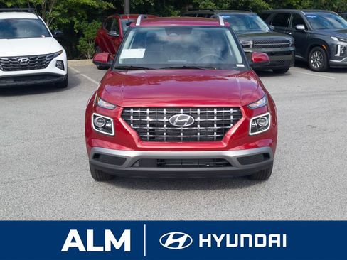 New 2025 Hyundai Venue Limited FWD image 3