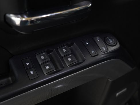 Used 2018 Chevrolet Silverado 1500 LT w/ All Star Edition image 19