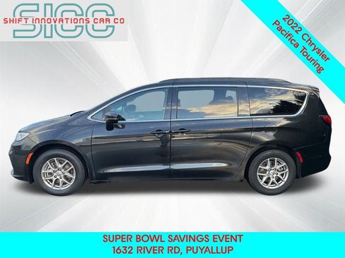Used 2022 Chrysler Pacifica Touring image 3