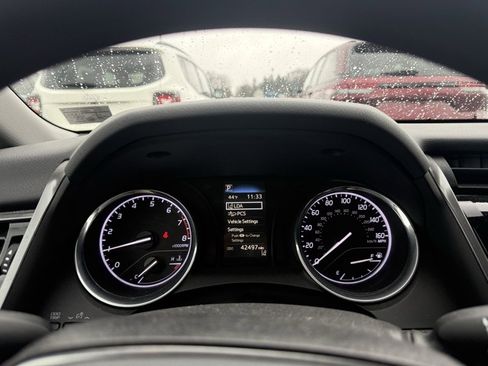 Used 2019 Toyota Camry LE image 12