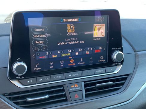 Used 2025 Nissan Altima 2.5 SV image 20