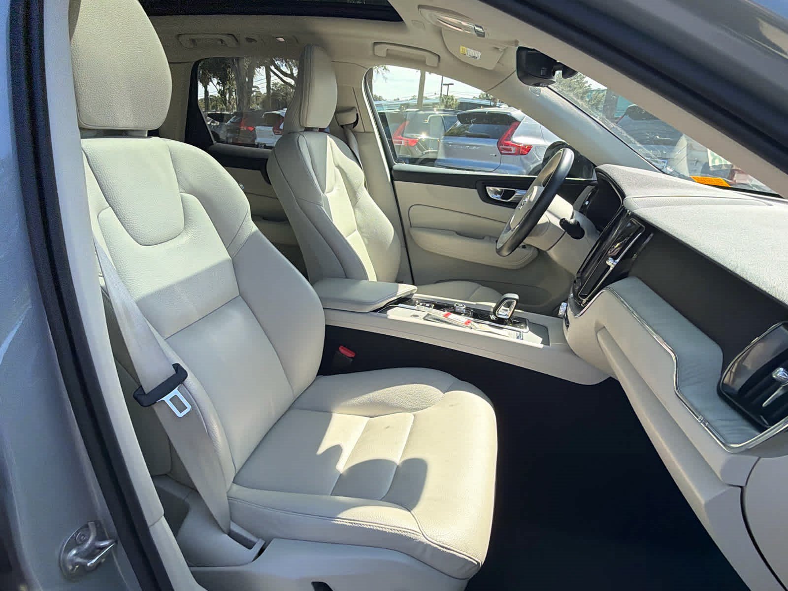 Used 2024 Volvo XC60 B5 Plus w/ Climate Package AWD/4WD image 20