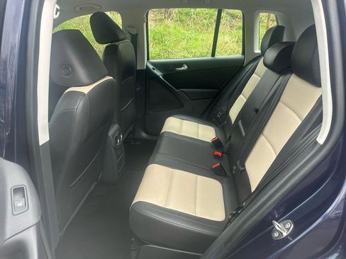 Used 2016 Volkswagen Tiguan SE AWD/4WD image 12
