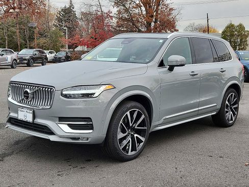 Certified 2024 Volvo XC90 B6 Plus image 3