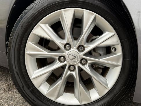 Used 2013 Lexus ES 300h image 24