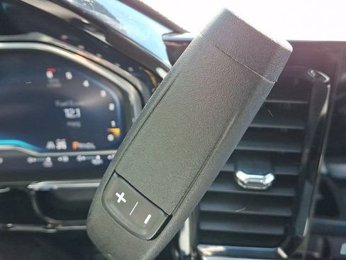 Used 2025 Chevrolet Silverado 1500 LT AWD/4WD image 14