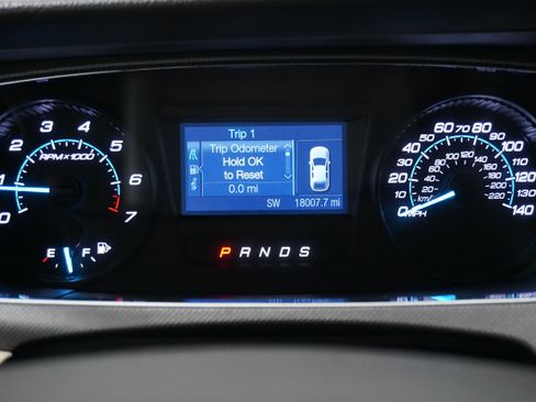 Used 2018 Ford Taurus SE image 15