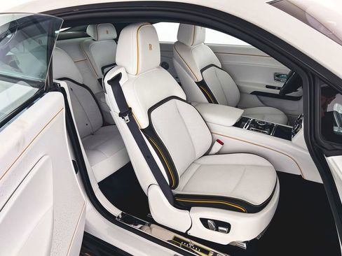 New 2025 Rolls-Royce Spectre Black Badge w/ Leather Finishing Pack image 41