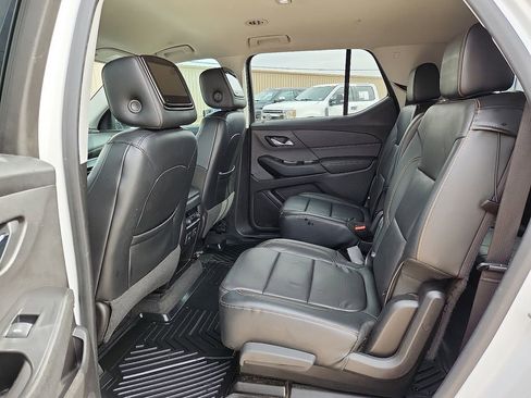Used 2019 Chevrolet Traverse RS FWD image 16