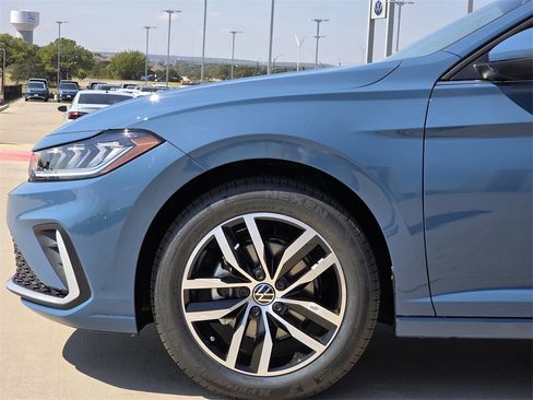 New 2026 Volkswagen Jetta SE image 5