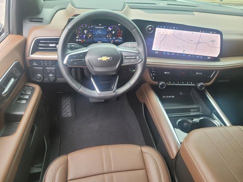 Used 2025 Chevrolet Tahoe High Country RWD image 15