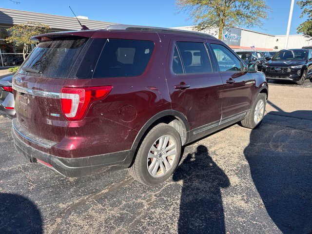 Used 2018 Ford Explorer XLT w/ Equipment Group 202A AWD/4WD image 5
