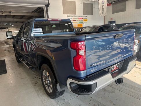 Used 2024 Chevrolet Silverado 2500 LT image 7