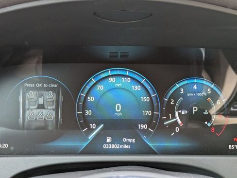 Used 2019 Jaguar XF Prestige image 11