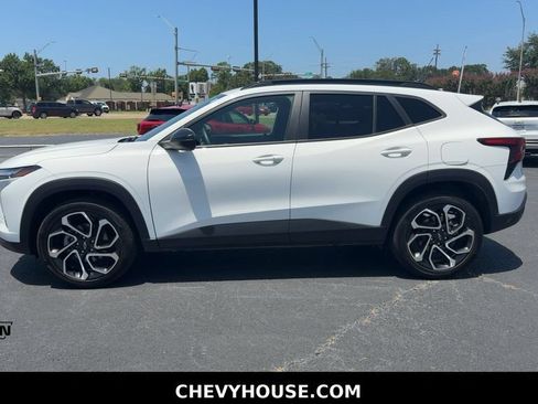 Used 2025 Chevrolet Trax RS w/ Driver Confidence Package FWD image 5