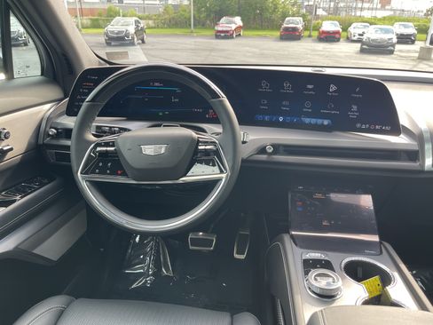 Used 2026 Cadillac Vistiq Sport w/ LPO, Floor Liner Package AWD/4WD image 26