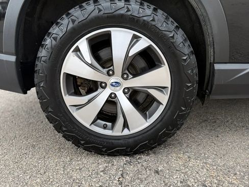 Used 2019 Subaru Ascent Premium image 32