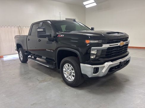 Used 2024 Chevrolet Silverado 2500 LT w/ All Star Edition image 2