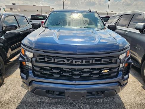 Used 2023 Chevrolet Silverado 1500 Custom RWD image 2