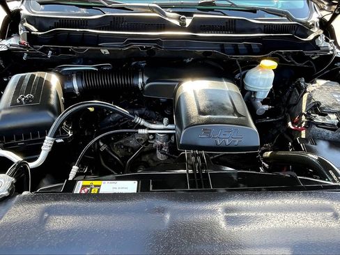 Used 2018 RAM 1500 Express image 10