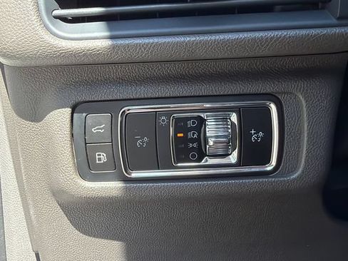 Used 2024 Lincoln Corsair Grand Touring AWD/4WD image 33