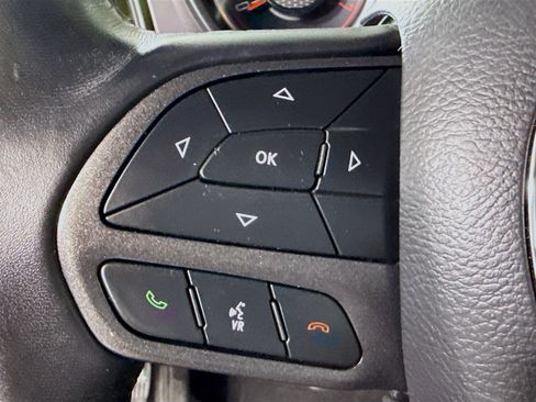 Used 2023 Dodge Challenger SXT image 14