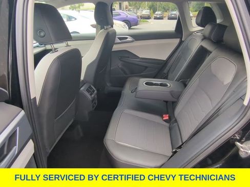 Used 2025 Volkswagen Taos SE AWD/4WD image 38