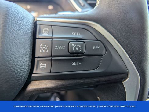 Used 2023 Jeep Grand Cherokee Limited image 31