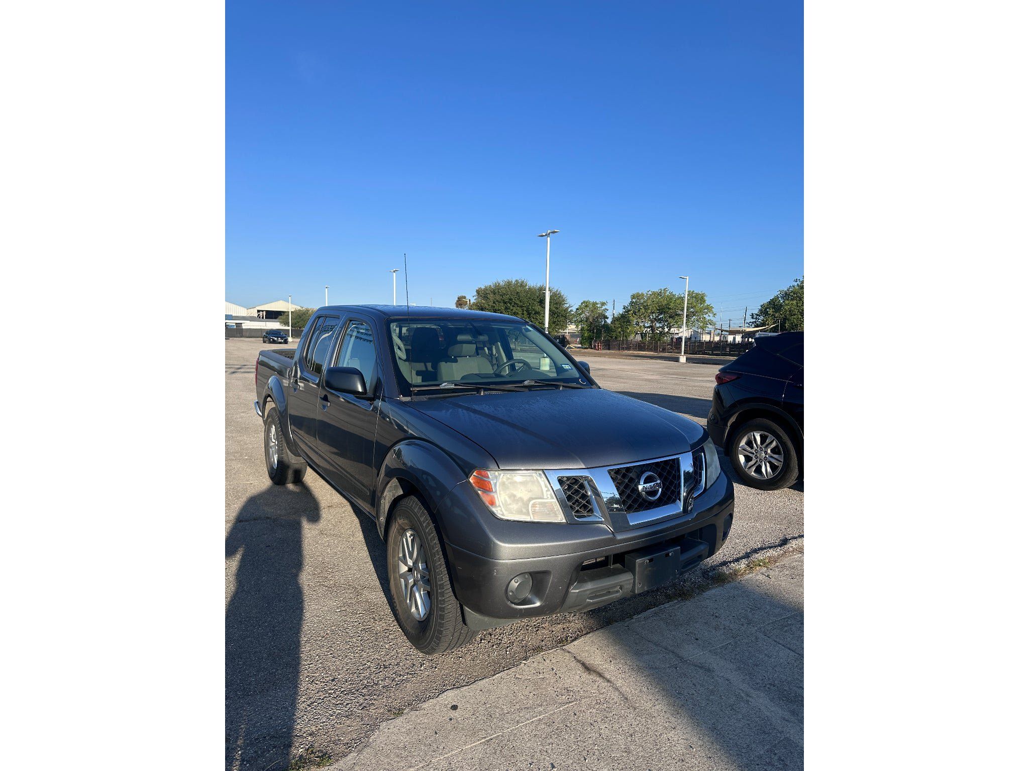 Used 2019 Nissan Frontier SV RWD image 1