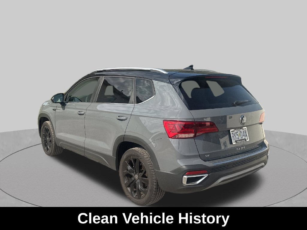 Used 2023 Volkswagen Taos SE w/ Panoramic Sunroof Package FWD image 4