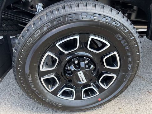 New 2026 Ford F250 Platinum image 17