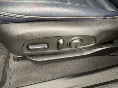 Used 2022 Chevrolet Bolt EUV LT w/ Convenience Package image 14