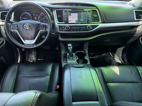 Used 2018 Toyota Highlander XLE FWD image 31