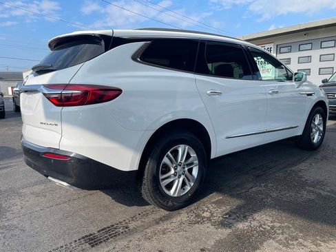 Used 2018 Buick Enclave Essence w/ Trailering Package FWD image 3