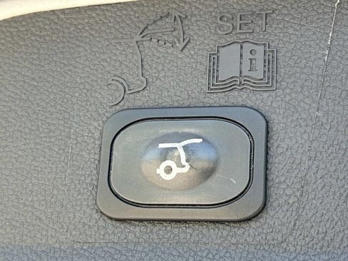 Used 2018 Ford Escape Titanium AWD/4WD image 15