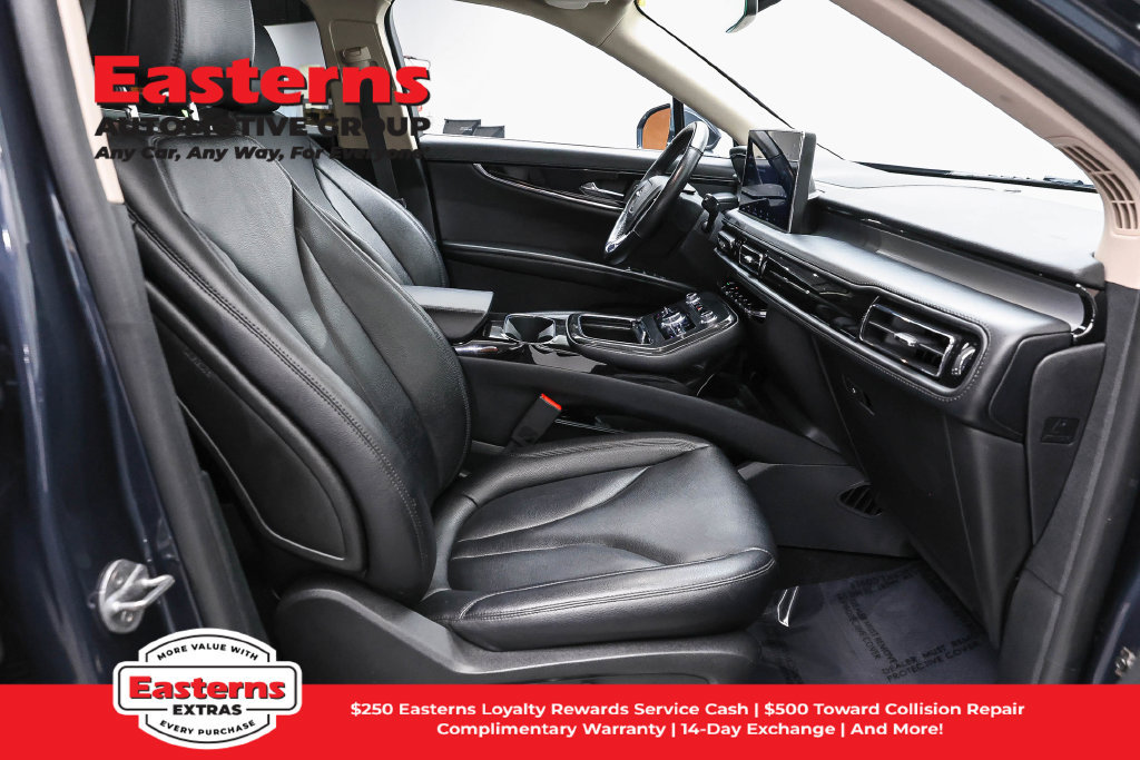 Used 2023 Lincoln Nautilus AWD image 25