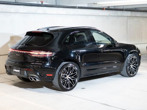 Certified 2026 Porsche Macan AWD/4WD image 9
