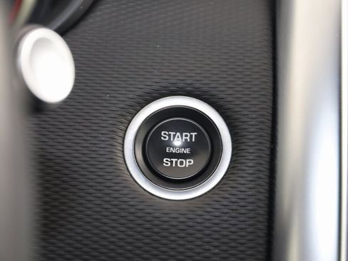 Used 2023 Land Rover Discovery S R-Dynamic image 32