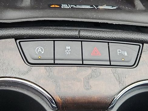 Used 2020 GMC Acadia Denali AWD/4WD image 25