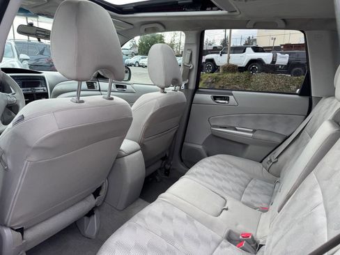 Used 2010 Subaru Forester 2.5X Premium image 26