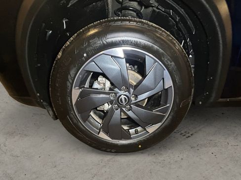 Used 2025 Nissan Rogue SV AWD/4WD image 15