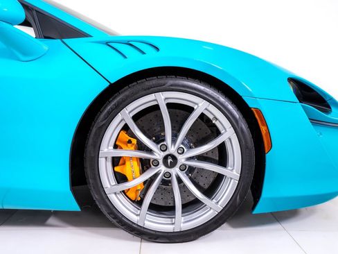 Used 2023 McLaren Artura RWD image 16