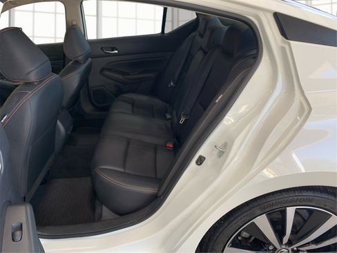 Used 2022 Nissan Altima 2.5 SR image 10