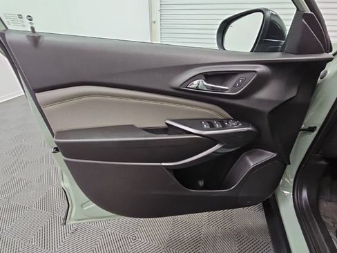 Used 2025 Chevrolet Trax ACTIV w/ Sunroof Package FWD image 30