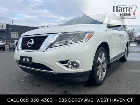 Used 2015 Nissan Pathfinder Platinum w/ Family Entertainment Package image 1