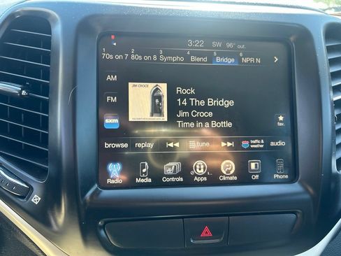 Used 2016 Jeep Cherokee Trailhawk w/ Leather Interior Group AWD/4WD image 30