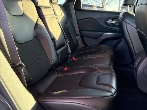 Used 2019 Jeep Cherokee Latitude Plus w/ Cold Weather Group image 30