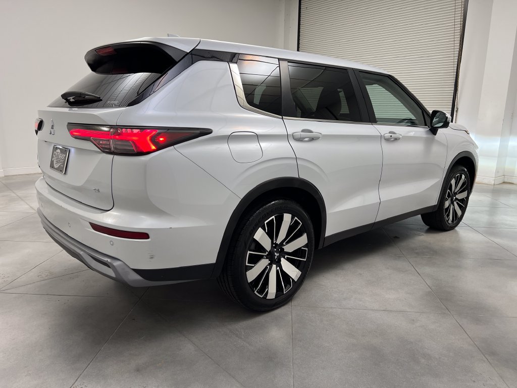 Used 2025 Mitsubishi Outlander SE AWD/4WD image 9