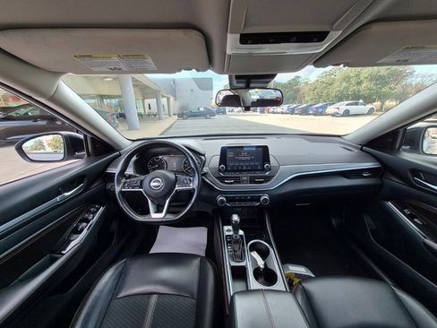 Used 2023 Nissan Altima 2.5 SR image 14