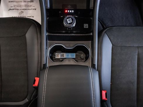 New 2025 Jeep Grand Cherokee Altitude image 24